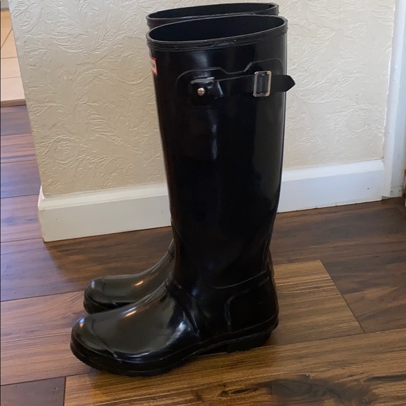 Black Gloss Tall Hunter Rain Boots with Liners - Picture 5 of 10